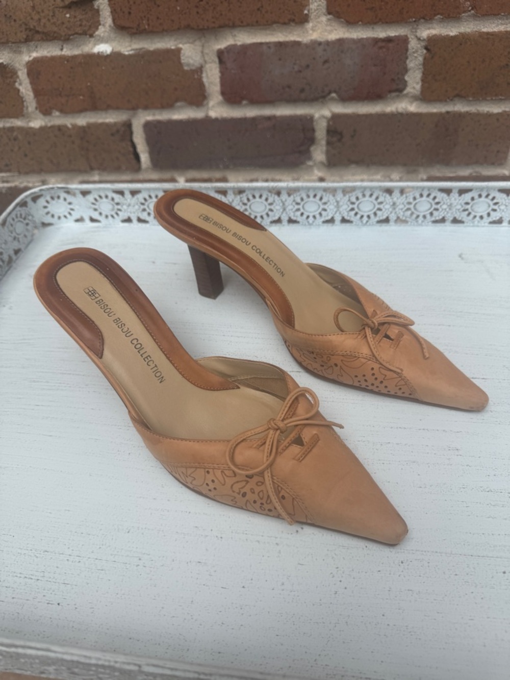 VINTAGE ❤️ Bisou Bisou Tan Pointed-Toe Slip-On Heels